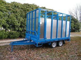 Tandem Flatbed Trailer with Stock Crate and Hoist - picture0' - Click to enlarge