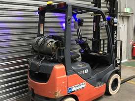 Toyota 32-8FG18 LPG / Petrol Counterbalance Forklift - picture2' - Click to enlarge