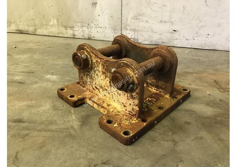 caption HEAD BRACKET TO SUIT 3-4T EXCAVATOR D983