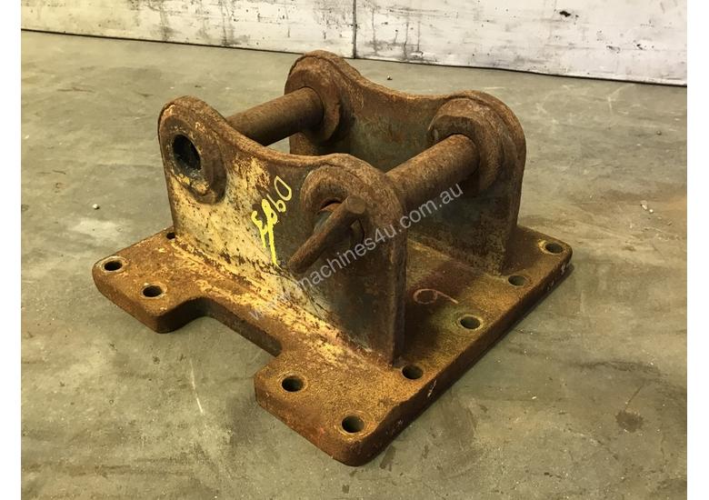 caption HEAD BRACKET TO SUIT 3-4T EXCAVATOR D983