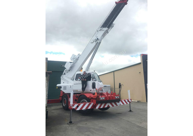 caption 1997 KOBELCO RK160-2 CITY CRANE