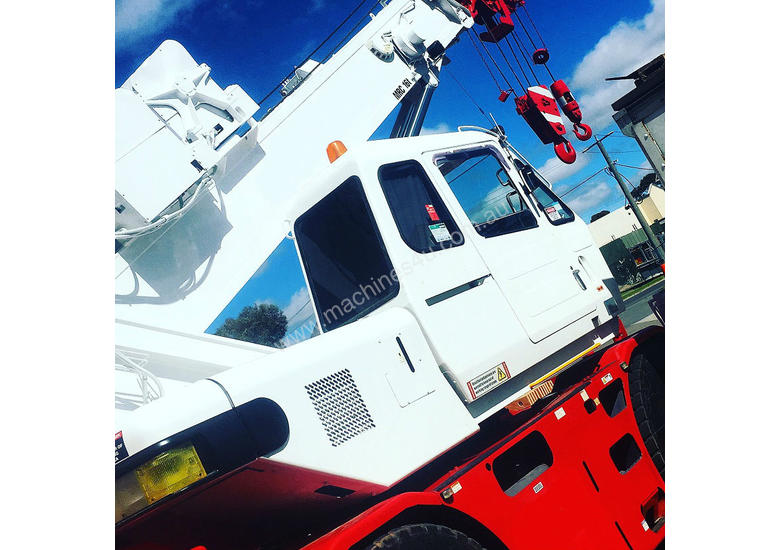 caption 1997 KOBELCO RK160-2 CITY CRANE