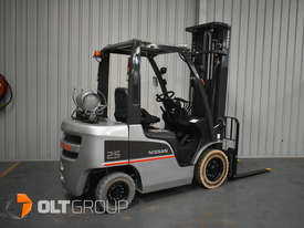 Nissan 2.5 tonne forklift 6m lift height markless tyres sideshift fork positioner LPG - picture1' - Click to enlarge