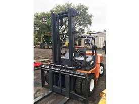 Samsung SF75D Forklift - picture2' - Click to enlarge