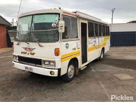 1989 Hino AC140K - picture2' - Click to enlarge