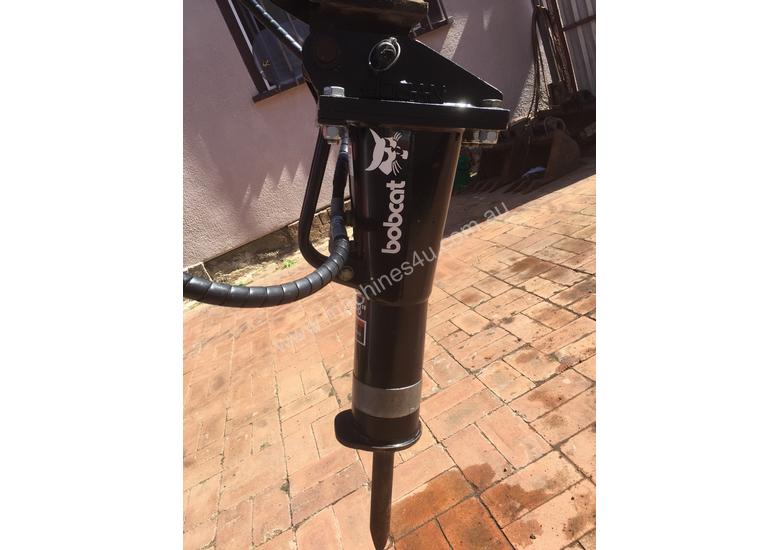 caption Hydraulic Breaker Bobcat HB380 / Montabert SC-8