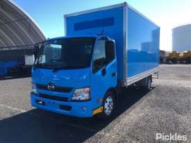 2012 Hino 300 series - picture2' - Click to enlarge