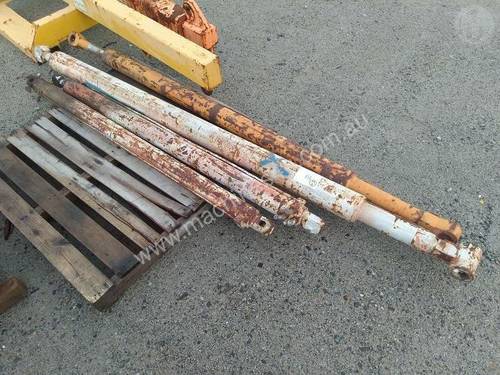 Assorted 4X Used Hydraulic Rams