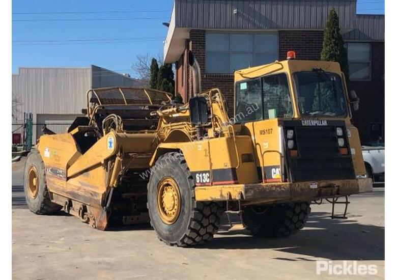 caption 1995 Caterpillar 613C