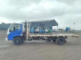 Isuzu NQR450 - picture2' - Click to enlarge