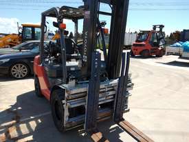 2018 TOYOTA 35J FORKLIFT - picture2' - Click to enlarge