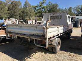 1999 Mitsubishi Canter Dual Cab Wrecking Stock #1718 - picture2' - Click to enlarge