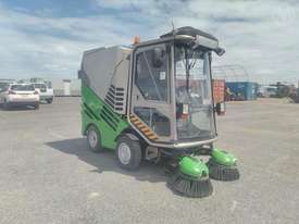 Tennant 525 Green Machine - picture0' - Click to enlarge