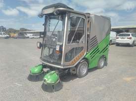 Tennant 525 Green Machine - picture1' - Click to enlarge