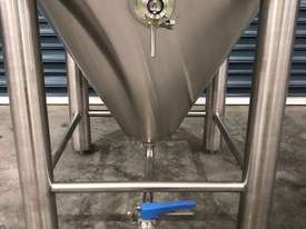 Fermenter 1,000ltr NEW Insulated & Jacketed Stainless Steel Tank - picture1' - Click to enlarge