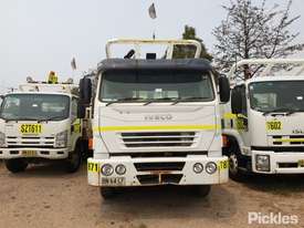 2011 Iveco Acco 2350K - picture1' - Click to enlarge