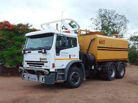 Water truck for road construction - picture0' - Click to enlarge