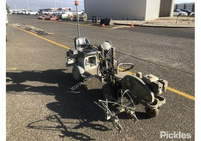 Buy Used graco 2007 Graco Line Driver Box Trailer in , Listed on