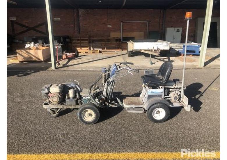 Buy Used graco 2007 Graco Line Driver Box Trailer in , Listed on