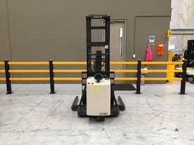Crown 20IMT130 Walk Behind Forklift - picture2' - Click to enlarge