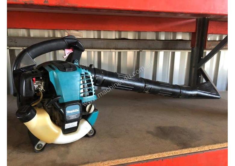 Makita deals petrol blower