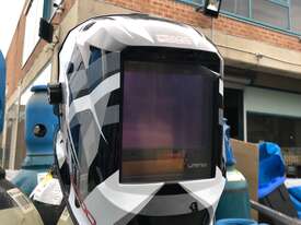 UNIMIG RWX8000 AUTOMATIC WELDING HELMET - picture2' - Click to enlarge