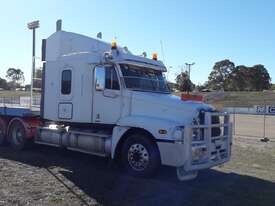Freightliner Columbia CL120 Semi - picture0' - Click to enlarge