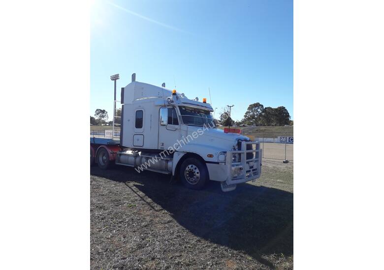 caption Freightliner Columbia CL120 Semi
