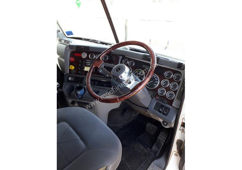 caption Freightliner Columbia CL120 Semi