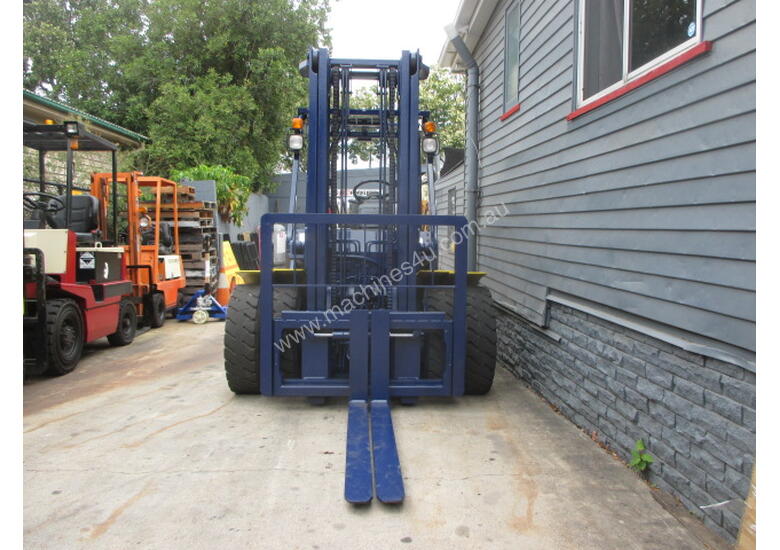 caption Komatsu 4.5 ton LPG Used Forklift #1584