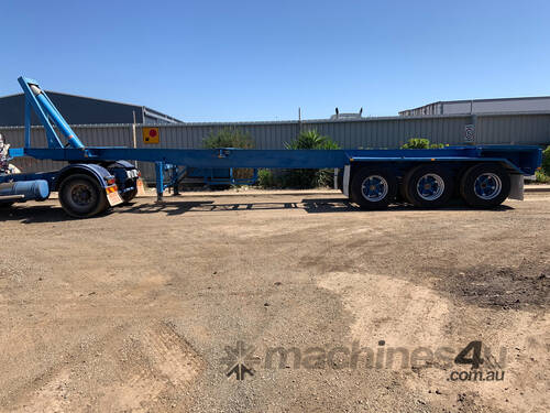 caption Custom 40' Triaxle Tipping Skel Trailer