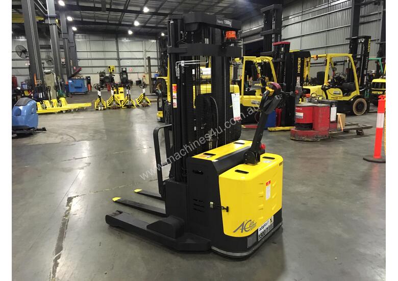 caption 1.5T Battery Electric Walkie Stacker