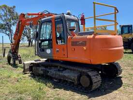 HITACHI zaxis 120 excavator - picture2' - Click to enlarge