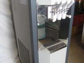 SELF SERVE ICE CREAM MAKER (FED) - picture0' - Click to enlarge