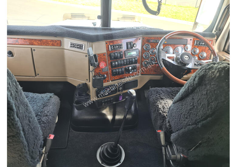 caption Western Star 4864FX Primemover Truck