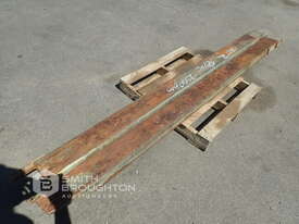 SET OF CASCADE 2550MM FORKLIFT EXTENSION TYNES - picture0' - Click to enlarge