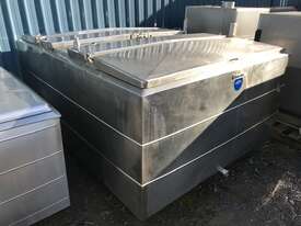 2,750ltr Jacketed Stainless Steel Tank - picture2' - Click to enlarge
