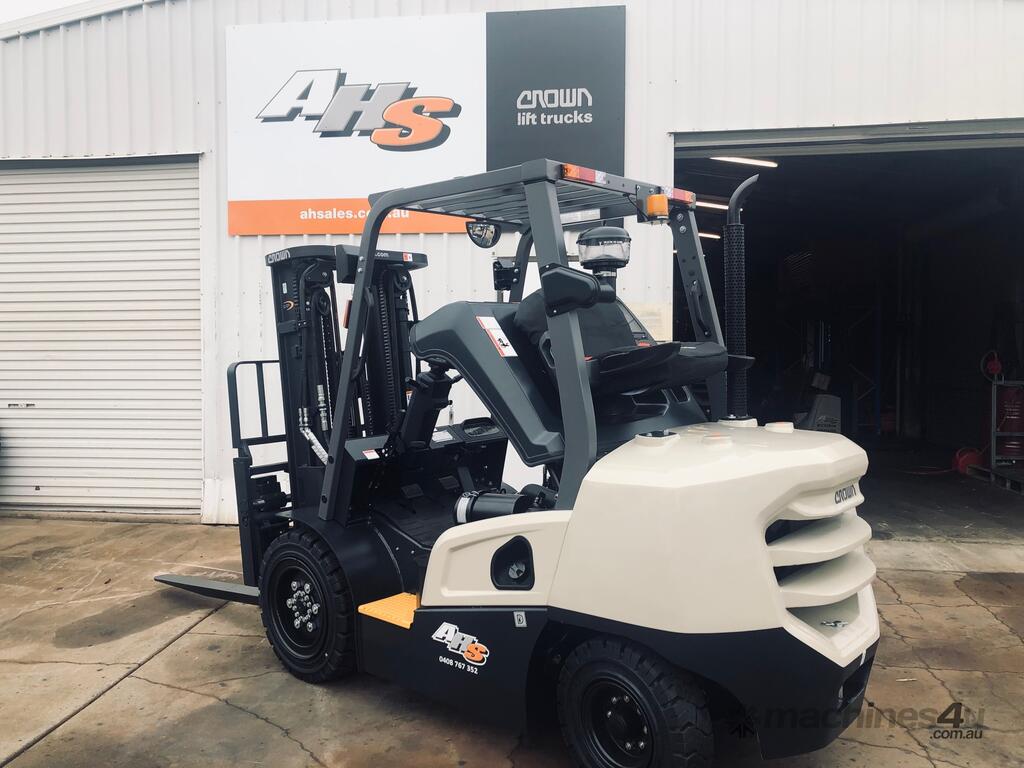 New 2021 Crown New 2021 Crown Diesel Forklift with Fork Positioner