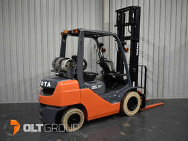 Toyota 2.5 Tonne Forklift LPG 2 Stage Mast 4500mm Lift Height 2016 Model Markless Tyres Low Hours - picture1' - Click to enlarge