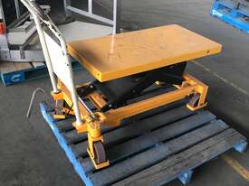 Hydraulic lift trolley - picture0' - Click to enlarge