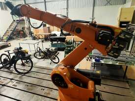 Kuka KR180 6 Axis Robot - picture1' - Click to enlarge