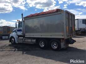 2014 Freightliner FLX Coronado 114 - picture2' - Click to enlarge