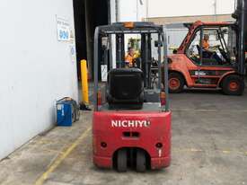 3 Wheel Battery Electric Forklift - picture2' - Click to enlarge