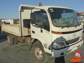 2002 TOYOTA DYNA 4X2 TIPPER - picture0' - Click to enlarge