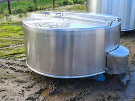 STAINLESS STEEL TANK, MILK VAT 1500lt - picture1' - Click to enlarge