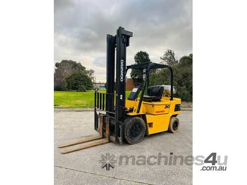 DAEWOO G30S 3T LPG FORKLIFT SIDE SHIFT