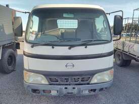 Hino XZU305R - picture0' - Click to enlarge