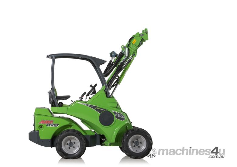 Avant 523 BeePro Mini Loader with Flip Up Pallet Forks