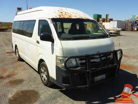 2012 TOYOTA HIACE COMMUTER BUS - picture0' - Click to enlarge