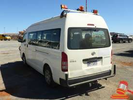 2012 TOYOTA HIACE COMMUTER BUS - picture2' - Click to enlarge